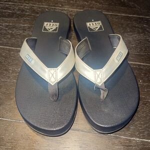 WOMEN'S REEF BLACK/SILVER MIA SASSY FLIP FLOP BEACH/POOL SANDALS SIZE 6